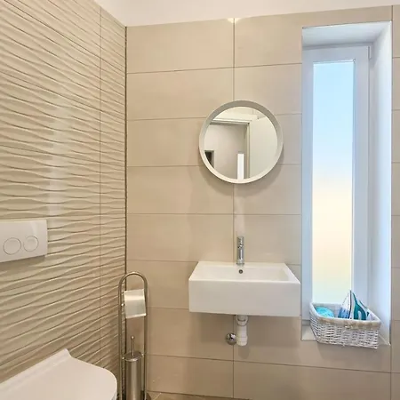 Вілла Aura Пула