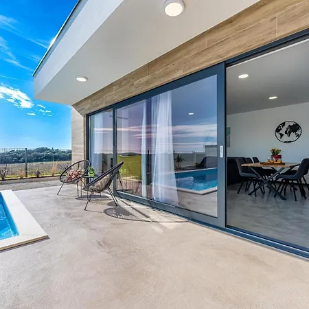 Aura Holiday home *