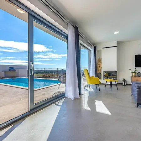 Holiday home Aura Pula