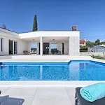 Aura Villa Pula
